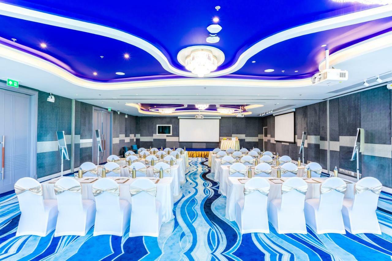 Centara Sonrisa Residences & Suites Sriracha Си Рача Екстериор снимка