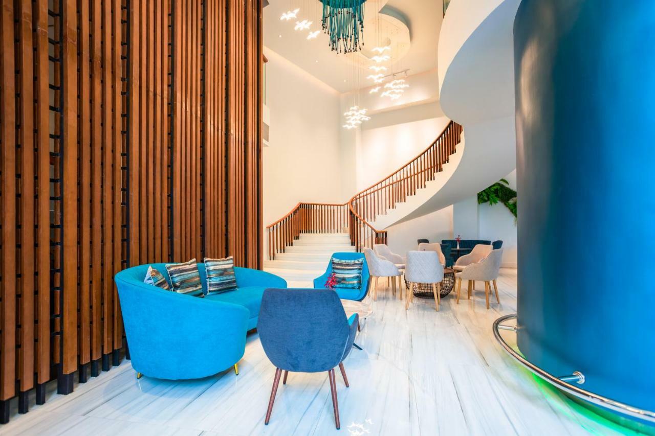 Centara Sonrisa Residences & Suites Sriracha Си Рача Екстериор снимка