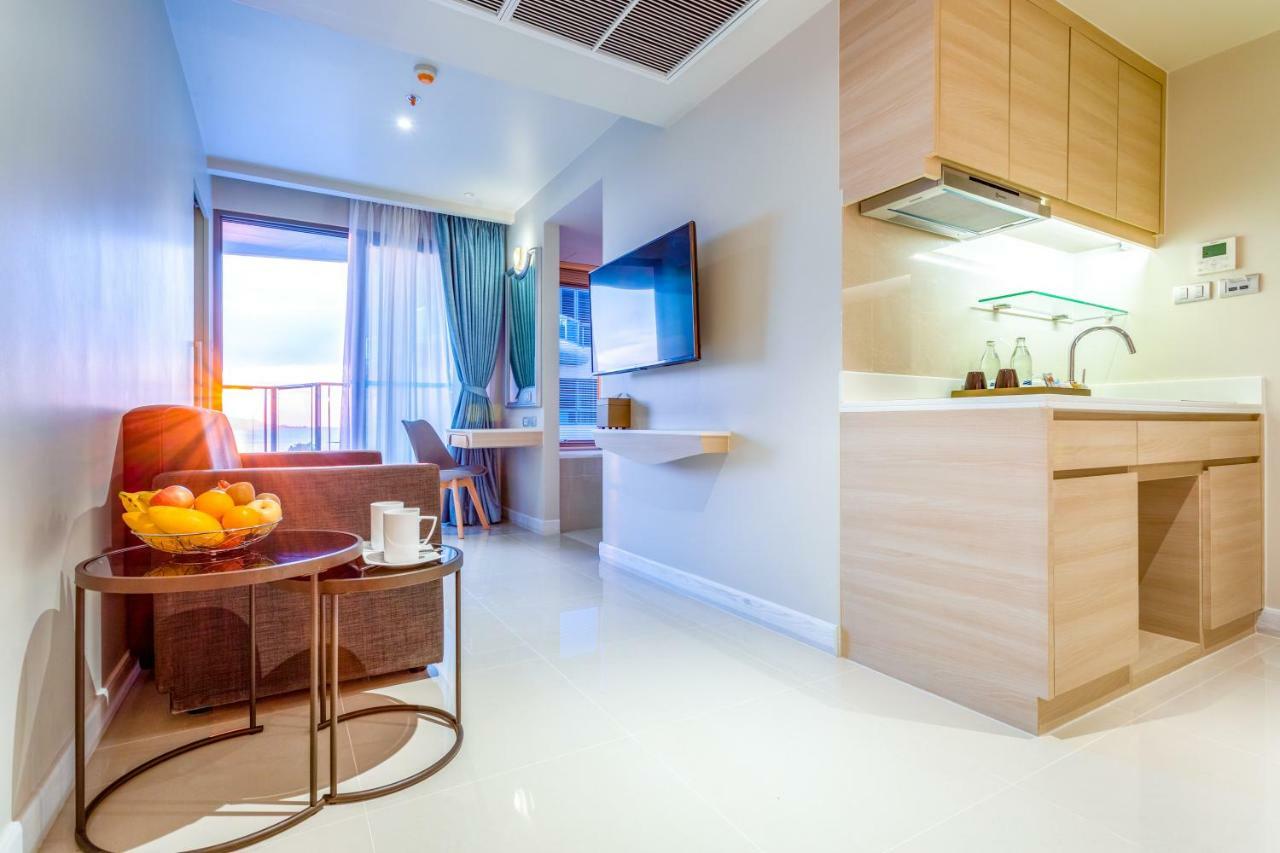 Centara Sonrisa Residences & Suites Sriracha Си Рача Екстериор снимка